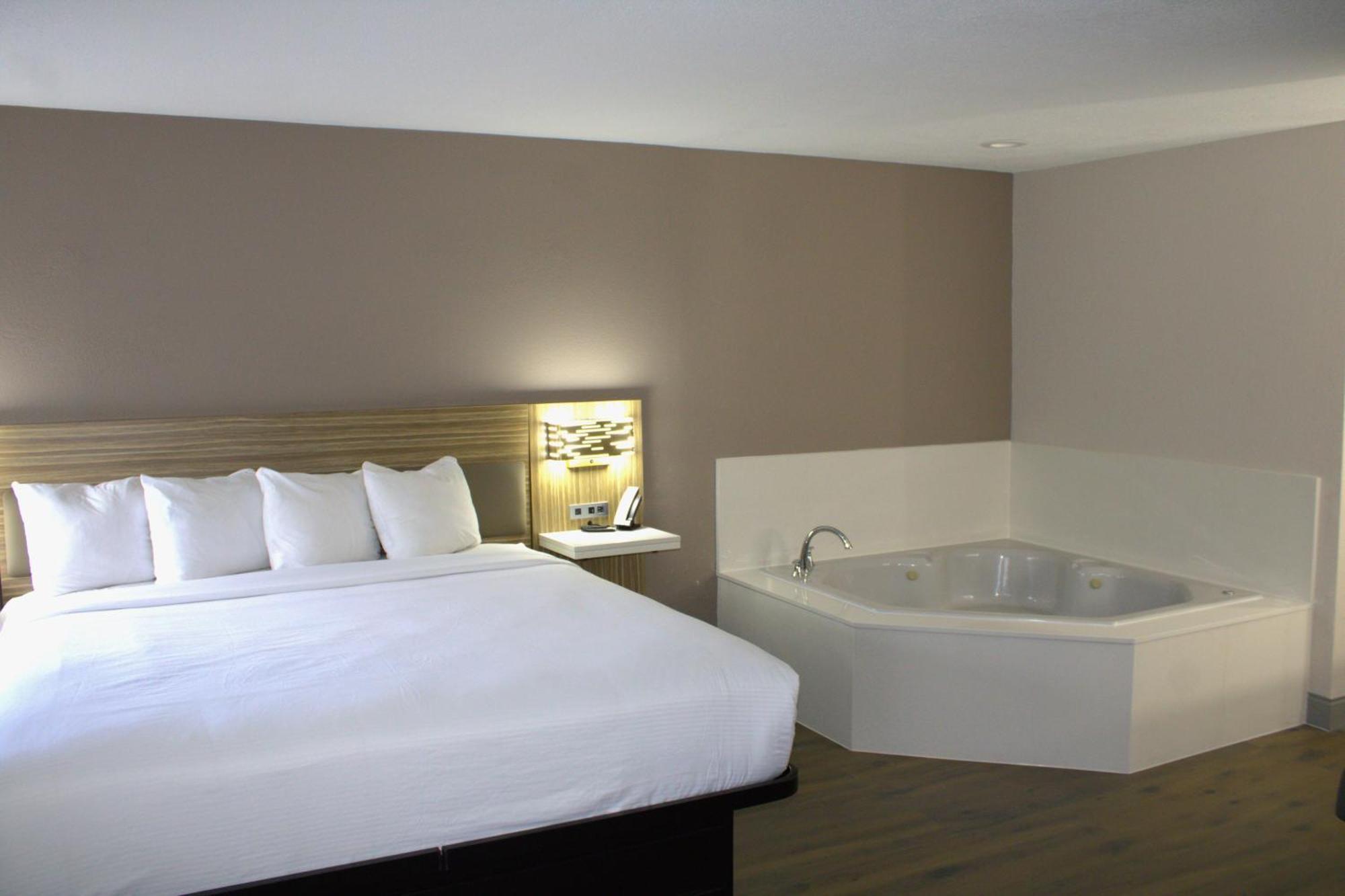 Baymont Inn & Suites By Wyndham סן מרקוס מראה חיצוני תמונה