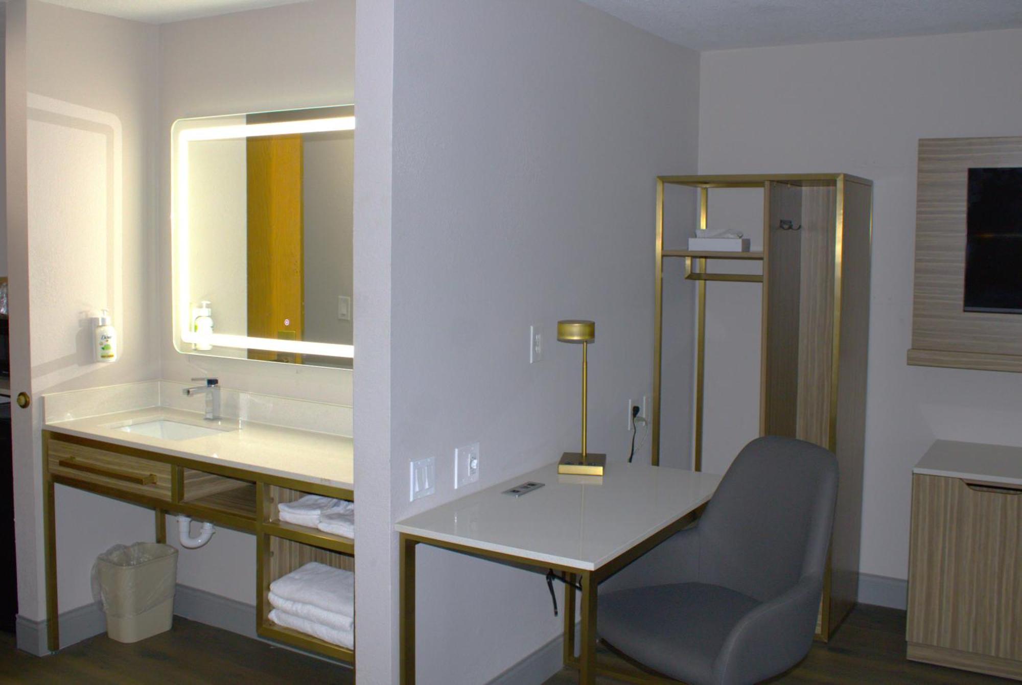Baymont Inn & Suites By Wyndham סן מרקוס מראה חיצוני תמונה